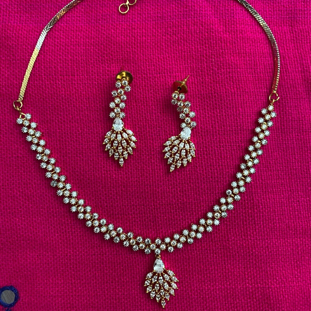 Crystal Indian evening wear choker 💎